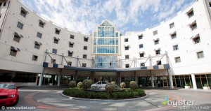 entrance-loews-santa-monica-beach-hotel-v510055-w688