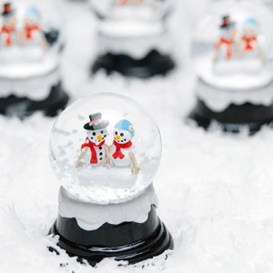 miniature-wedding-snowglobe
