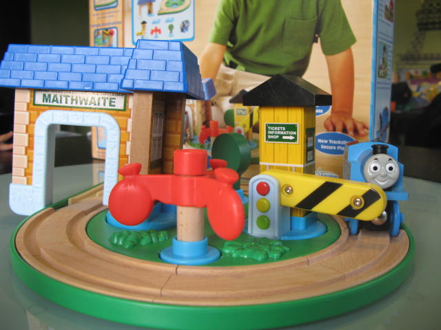 thomas and friends wooden railway station