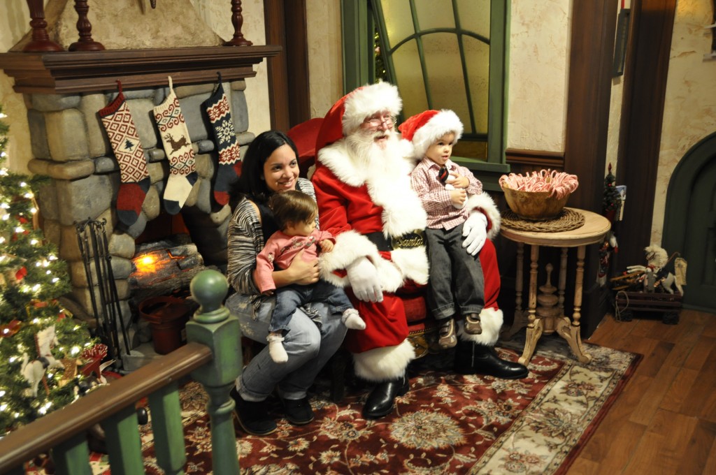 Santa's Village at South Coast Plaza - Rockin Mama™