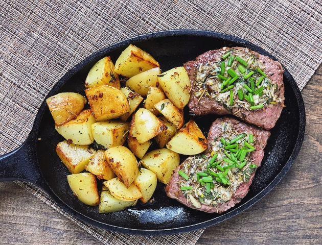 Skillet Steak With Garlic Compound Butter