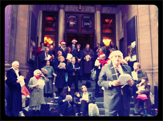 New York City iPhone Pictures - Christmas Carolers