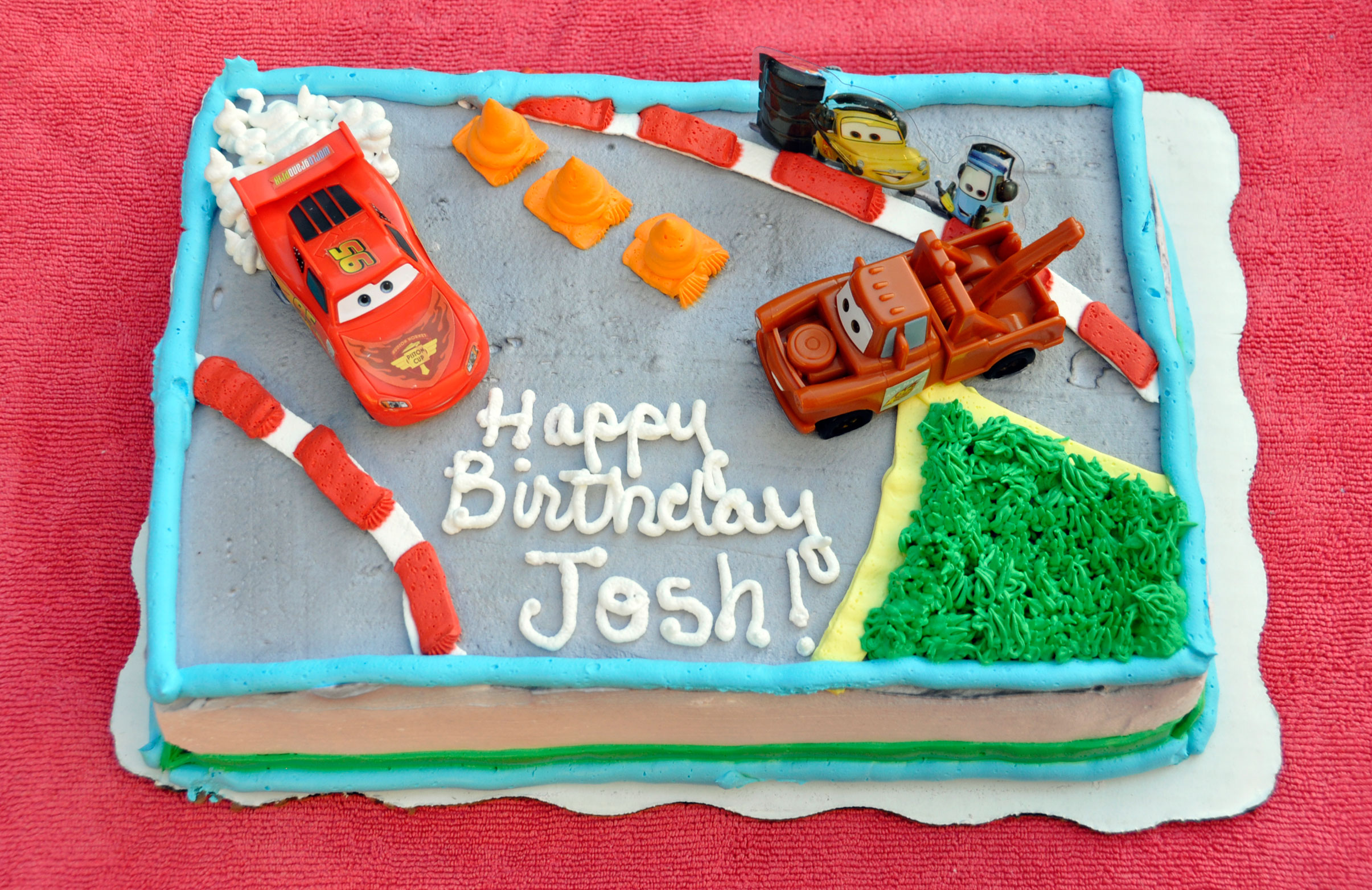 Order Online Mcqueen Car Shaped Cake | Blissmygift