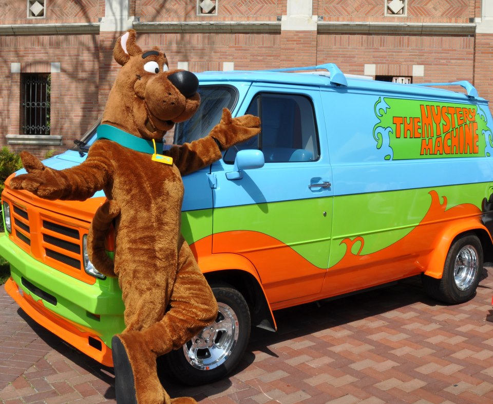 Where’s the Scooby Van?… REWARD OFFERED For First Photos of Hillary in ...