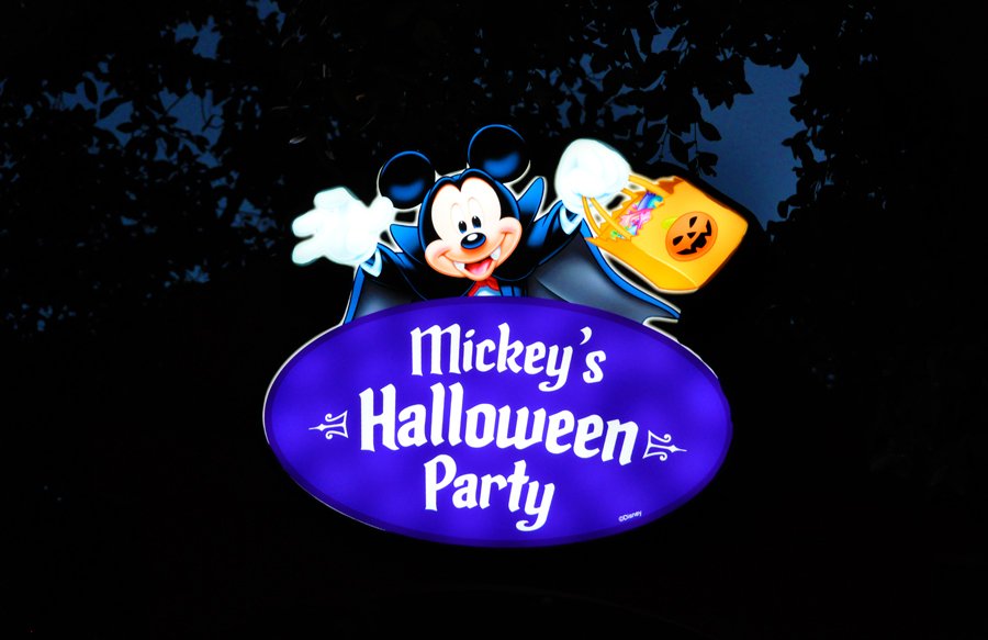 My Best Tips For Enjoying Mickey's Halloween Party at Disneyland