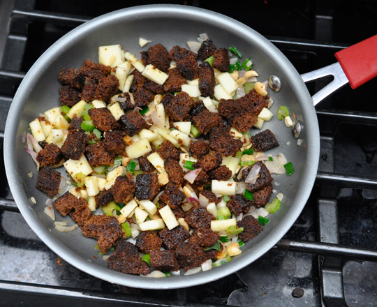 Making-Gingerbread-Stuffing