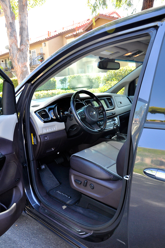 Kia Sedona Interior