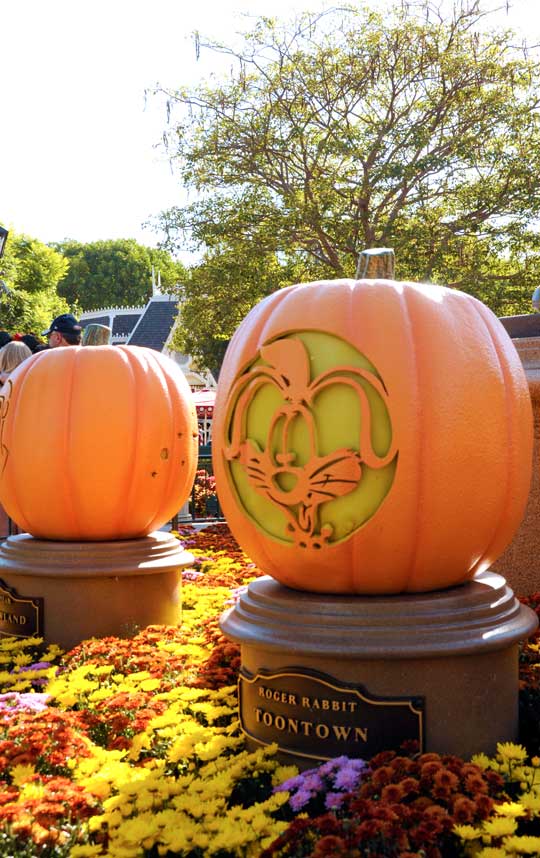 pumpkins-at-disneyland - Halloween Time