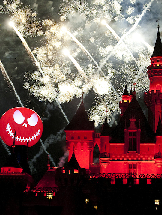 "Halloween Screams-A Villainous Surprise in the Skies" - Mickey's Halloween Party