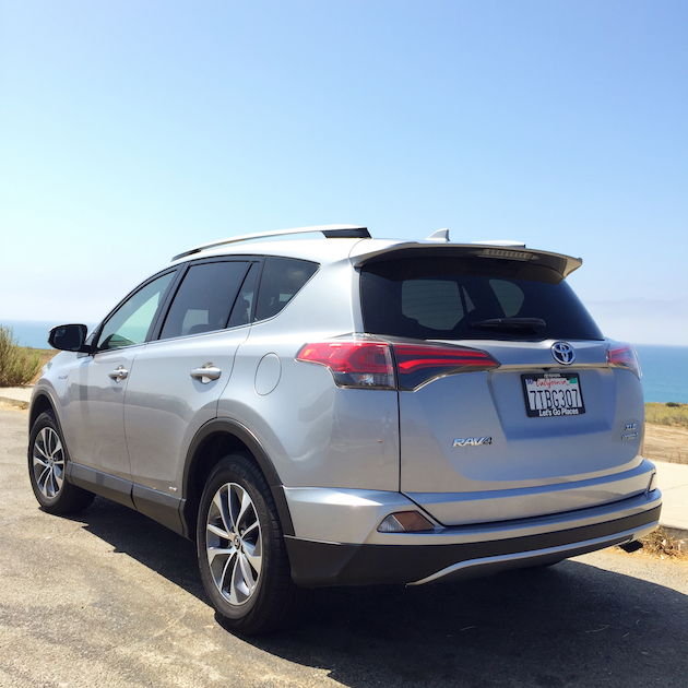 2017 Toyota Rav4 Hybrid: 5 Reasons Families Will Love This SUV