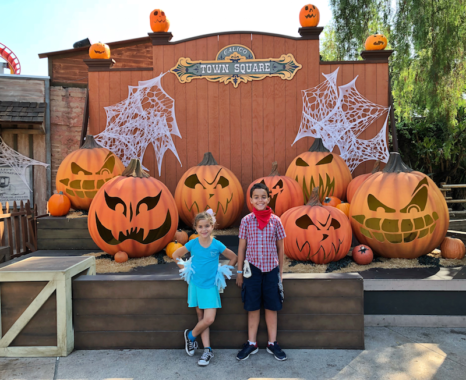 Knott's Spooky Farm Guide - Rockin Mama™