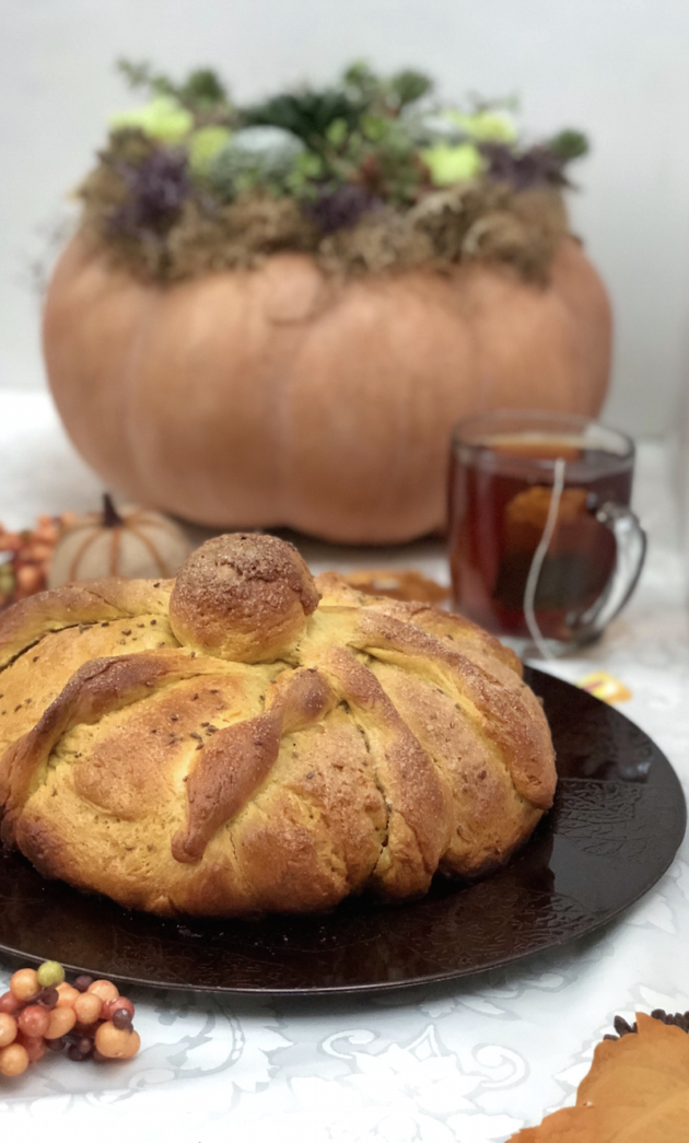 Pumpkin Spice Pan de Muertos