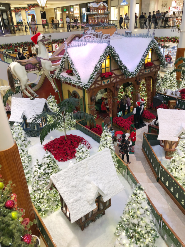 Santa's Village at South Coast Plaza - Rockin Mama™