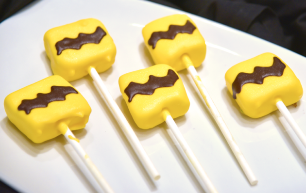 Charlie Brown Marshmallow Pops