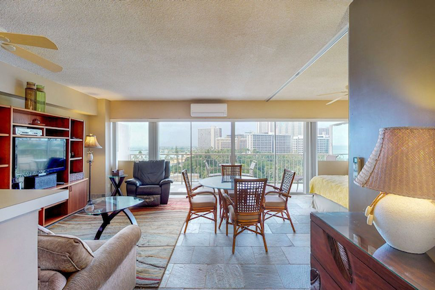 Oceanfront Condo Waikiki