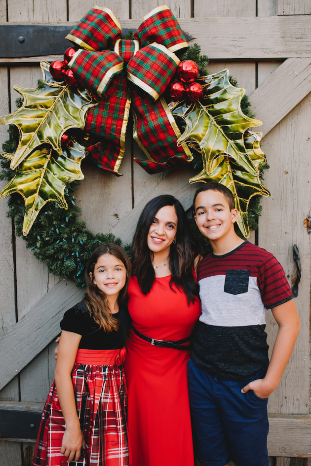 Holiday Photo Wreath Livery Stable Knotts